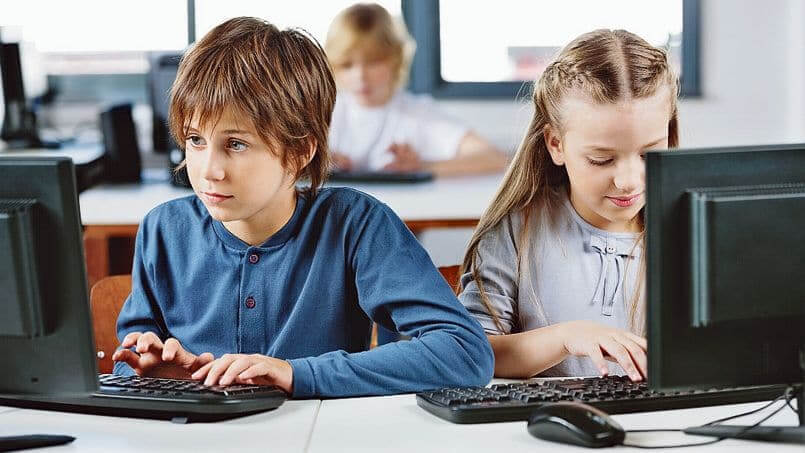 Informatique pour enfants au Maroc : 11 conseils puissants pour débuter dès 8 ans